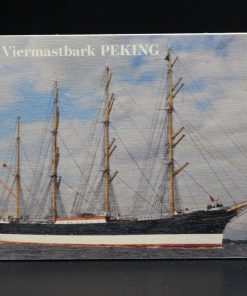 Holzkarte „Viermastbark PEKING“ – Umzug in Hamburg